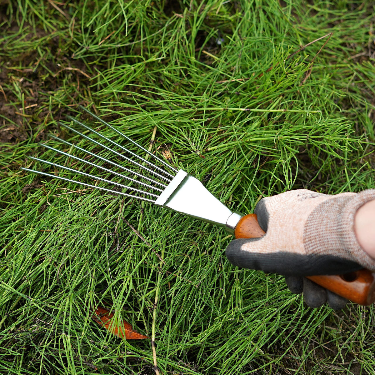 Garden Helper blade detail highlights sharp edge and wear resistance