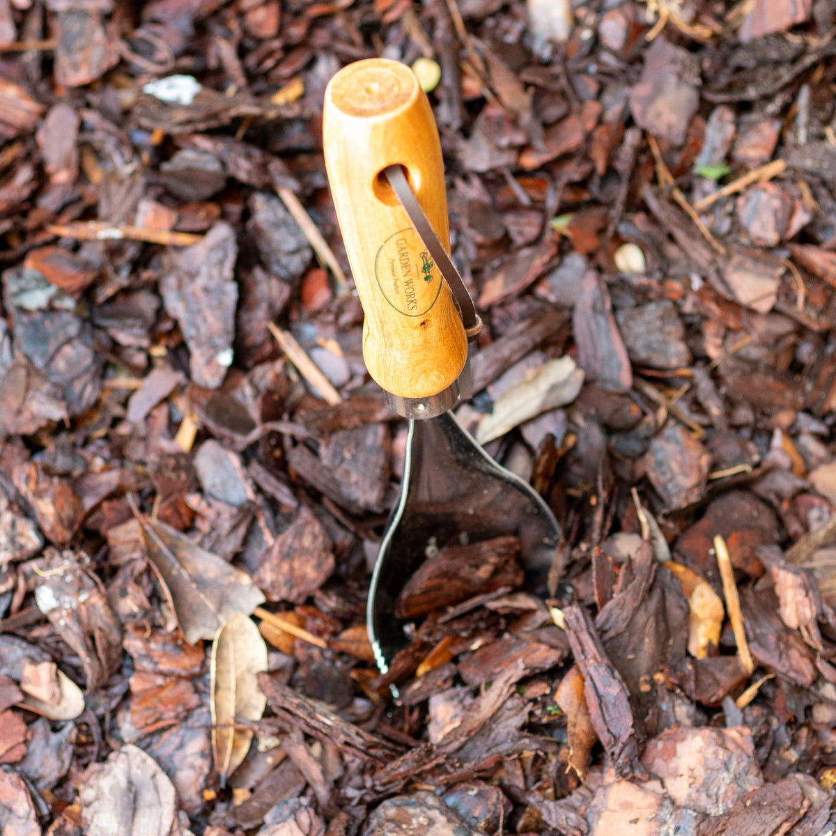 Garden Works soil scoop handle made from recycled materials for sustainable gardening.