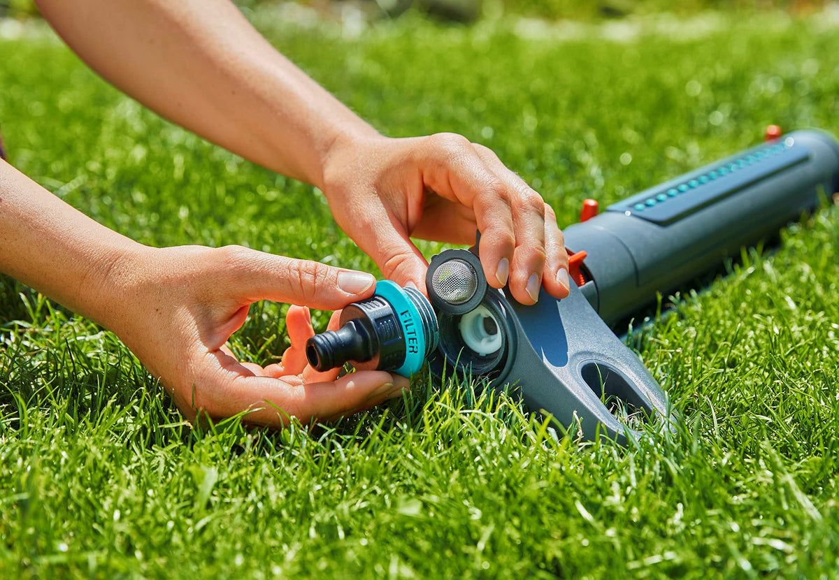 GARDENA AquaZoom wide-stable base provides stability on uneven ground.