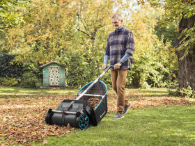 GARDENA ergonomic handles enable comfortable, upright operation.