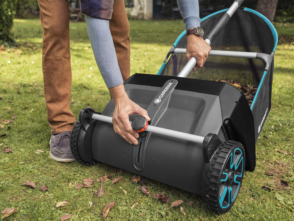 GARDENA smooth-rolling wheels aid maneuverability around lawns and paths.
