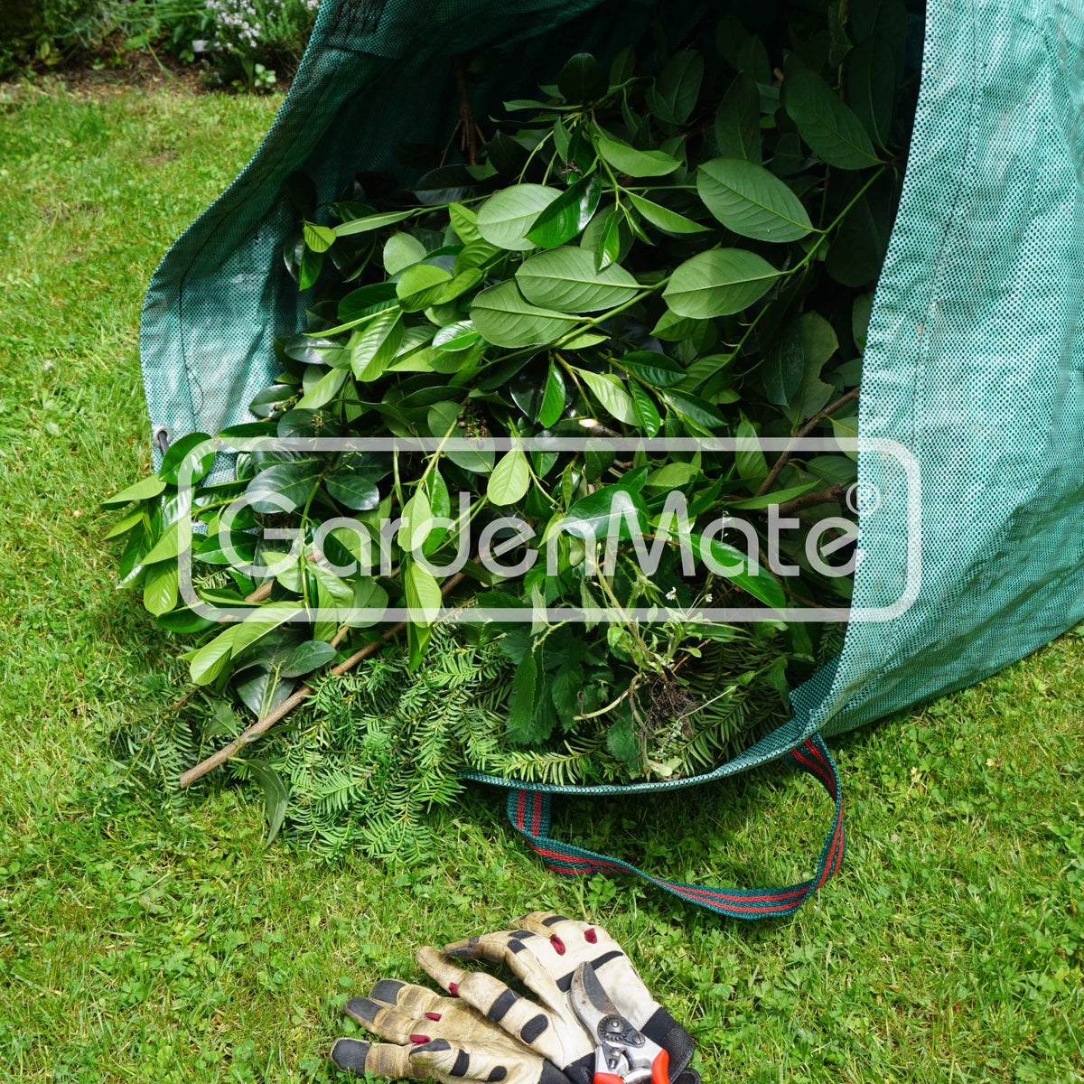GardenMate 34-inch height and diameter stay open with a stable hoop.