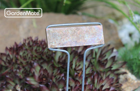 GardenMate two-foot design labels make relocation easy and stable in soil.