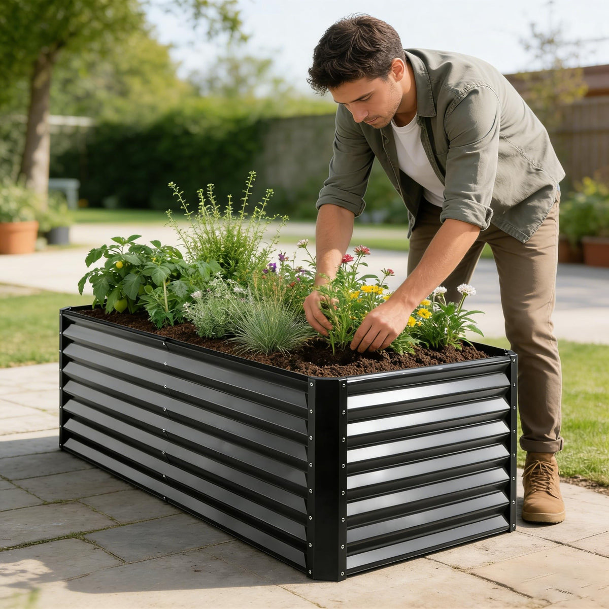 GardMax rectangle design fits neatly into compact outdoor spaces.