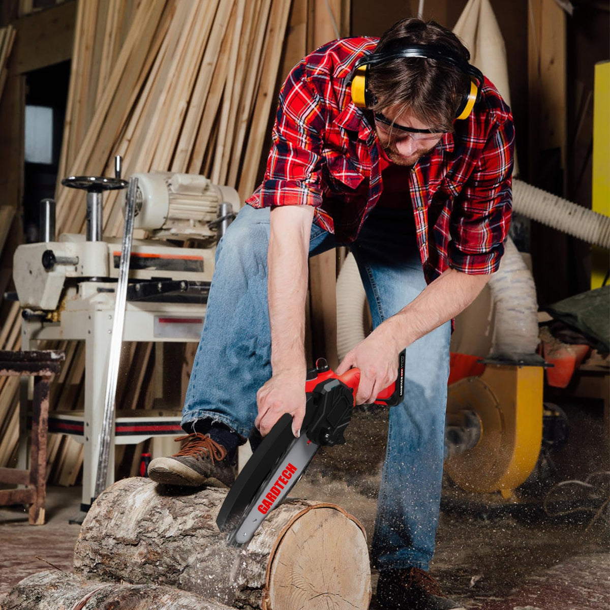 Gardtech Mini Chainsaw gift pack for DIY enthusiasts.