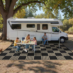 Garvee deck balcony backyard rug with heat-sealed edges.