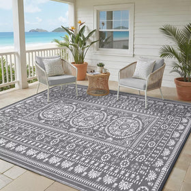 Garvee medallion rug adds Vintage Grey vibes to porches and decks.