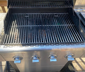 Gcostar easy-clean stainless steel grates, quick brush cleaning after grilling.