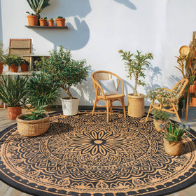 Geanlod easy-clean outdoor mat simplifies maintenance after gatherings.
