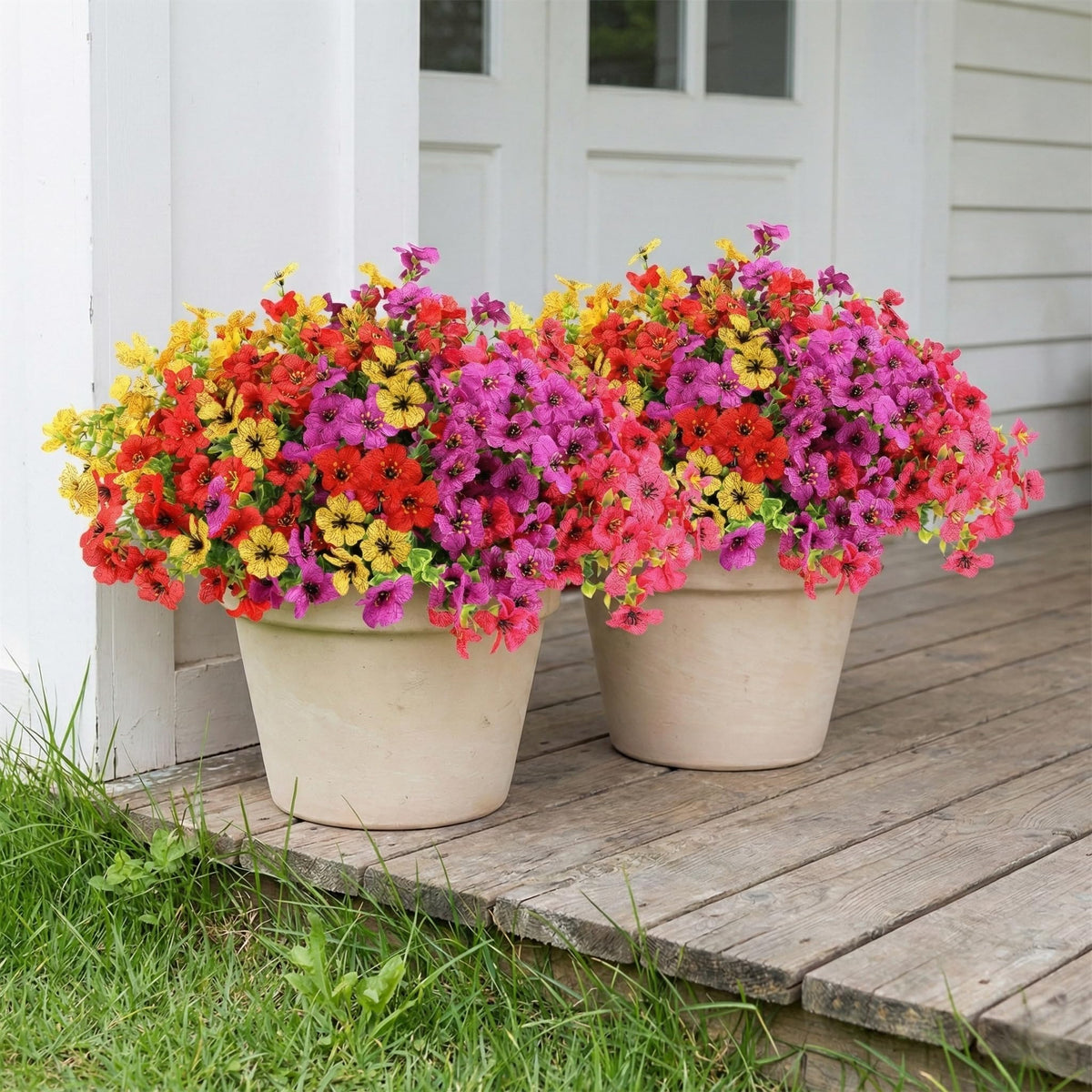 Geegoods semi-spherical grass balls for easy styling with lush blooms
