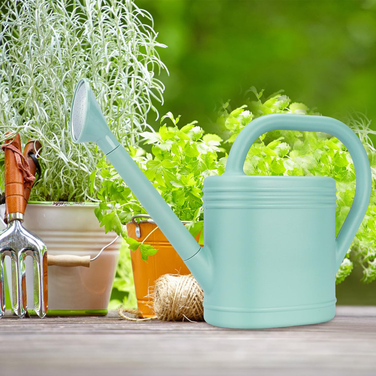 Gegemaoyi long-spout watering can simplifies watering in tight spaces.