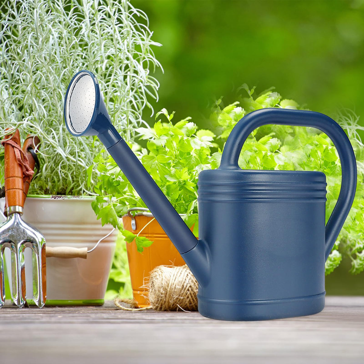 gegemaoyi modern design watering can adds style while watering plants