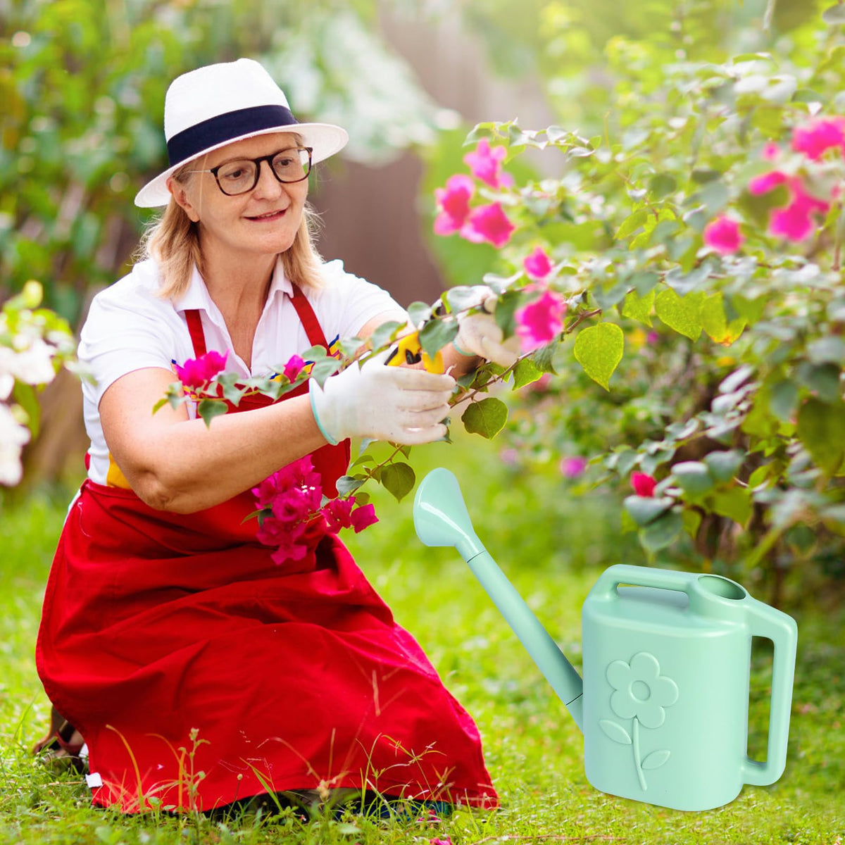 gegemaoyi modern watering can with sprinkler head provides even coverage.