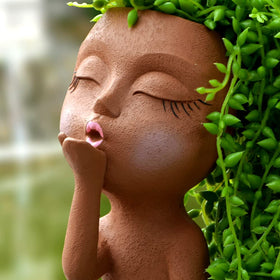 Generic Face Planter drainage hole close-up for healthy soil drainage