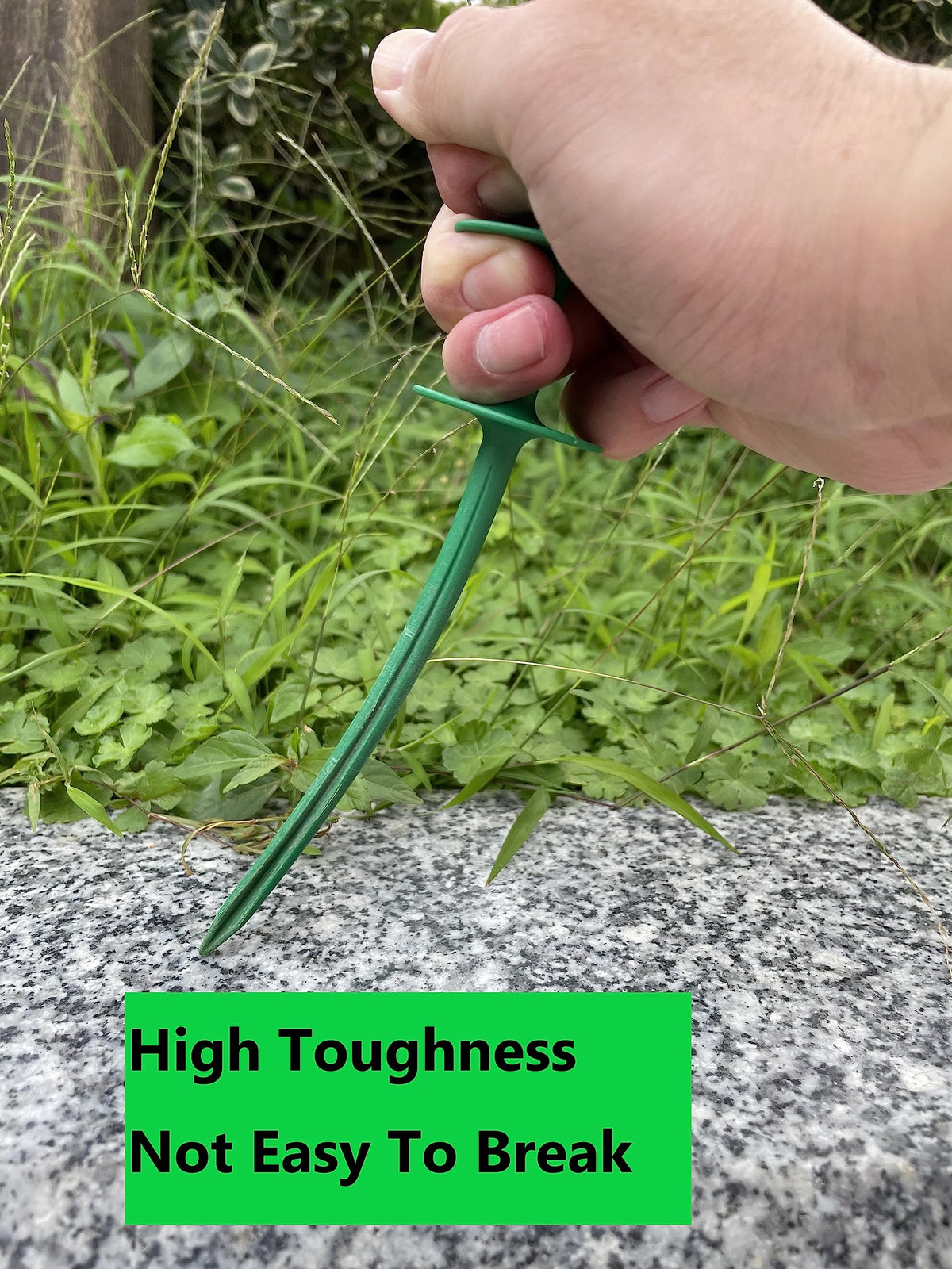Generic garden hose guide holder green packaging 10pcs, ready for quick setup.