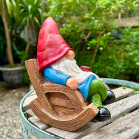 Generic 7.1-inch gnome statue outdoors, lightweight yet sturdy.