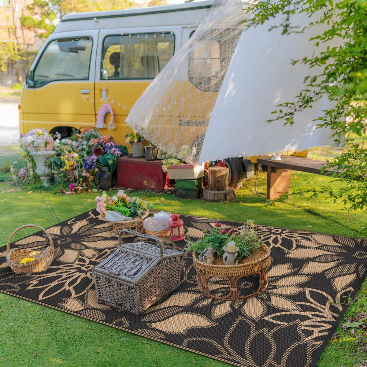 GENIMO easy-clean rug: rinse or wipe spills away quickly.
