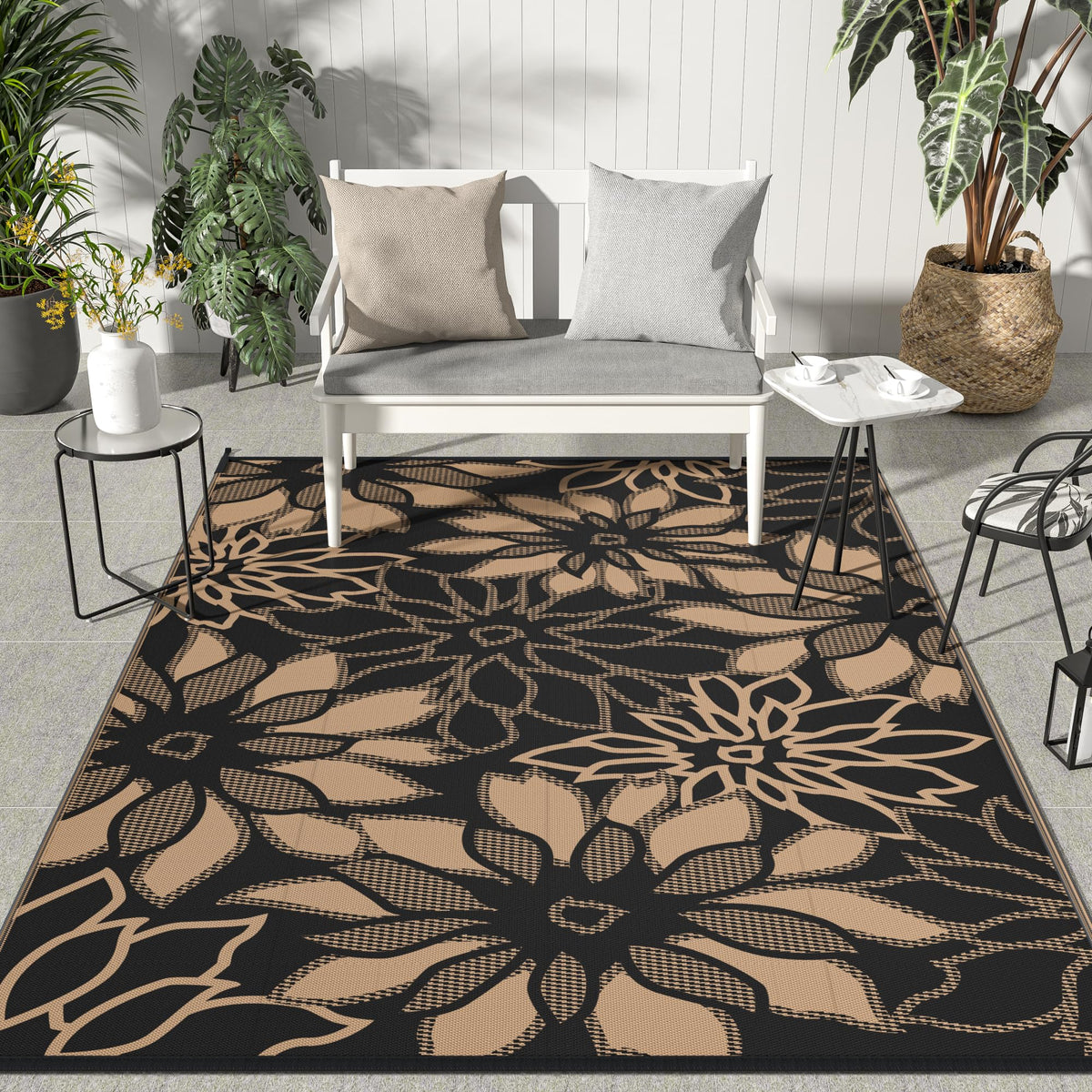 GENIMO outdoor rug with flower-design reversible for flexible patio styling.