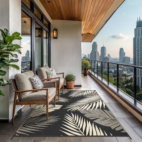 GENIMO rug with UV coating resists fading after sun exposure during long gatherings.
