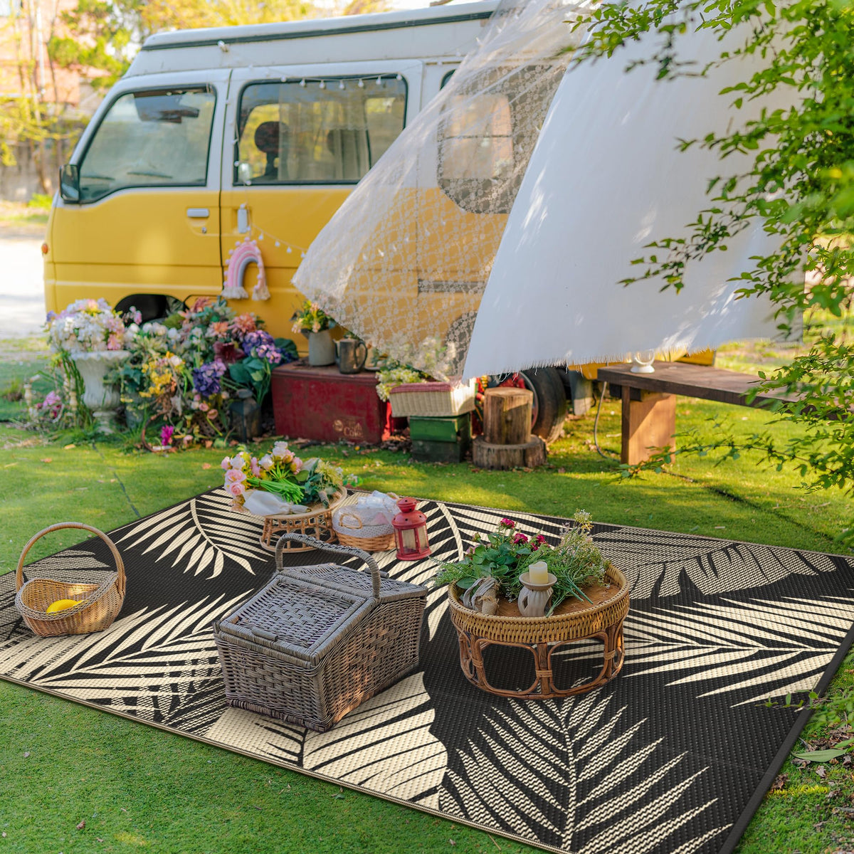 GENIMO outdoor rug waterproof and easy to clean for mess-free outdoor moments.
