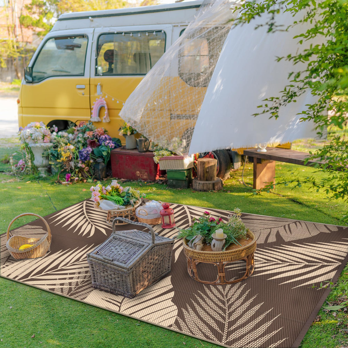 GENIMO waterproof outdoor rug cleans easily after spills and messes.