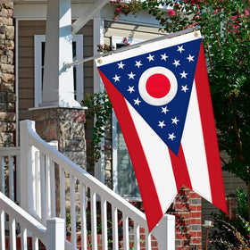 Geodurn outdoor flag weather-resistant 210D fabric resists UV and wind.