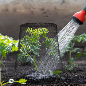 Geosar cloche set supports year-round plant protection in any season.