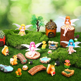 GGSTDDUP vintage well as a centerpiece for fairy gardens