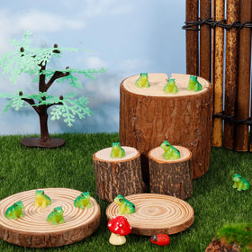 GGSTDDUP green frog dollhouse figurines ideal for mini scenes and storytelling.