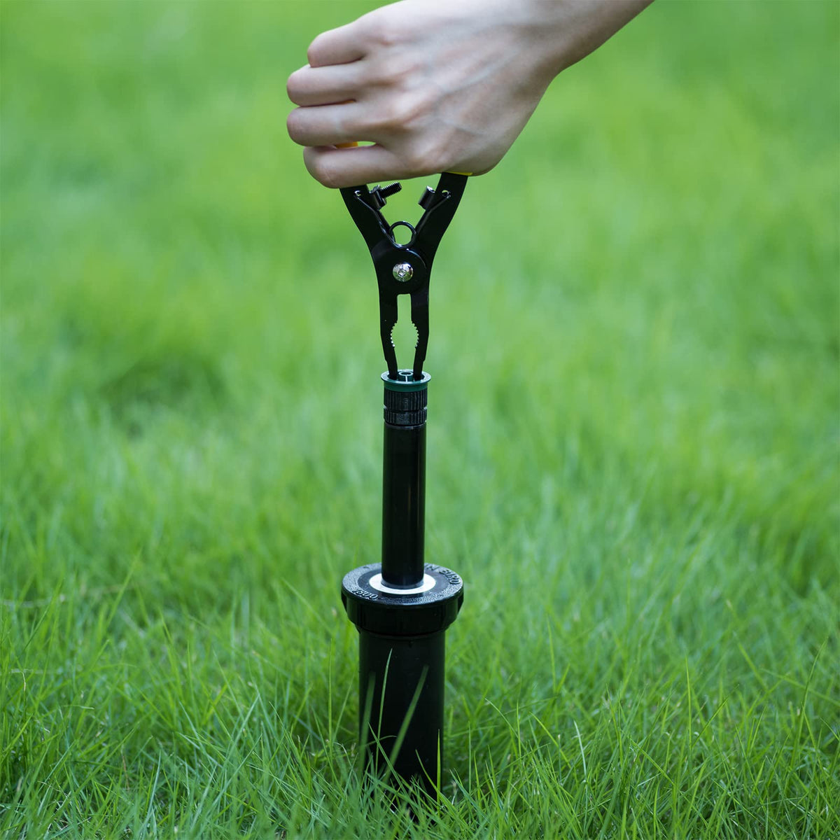 GIANNEER rotor tool adjusts arc and distance for efficient irrigation