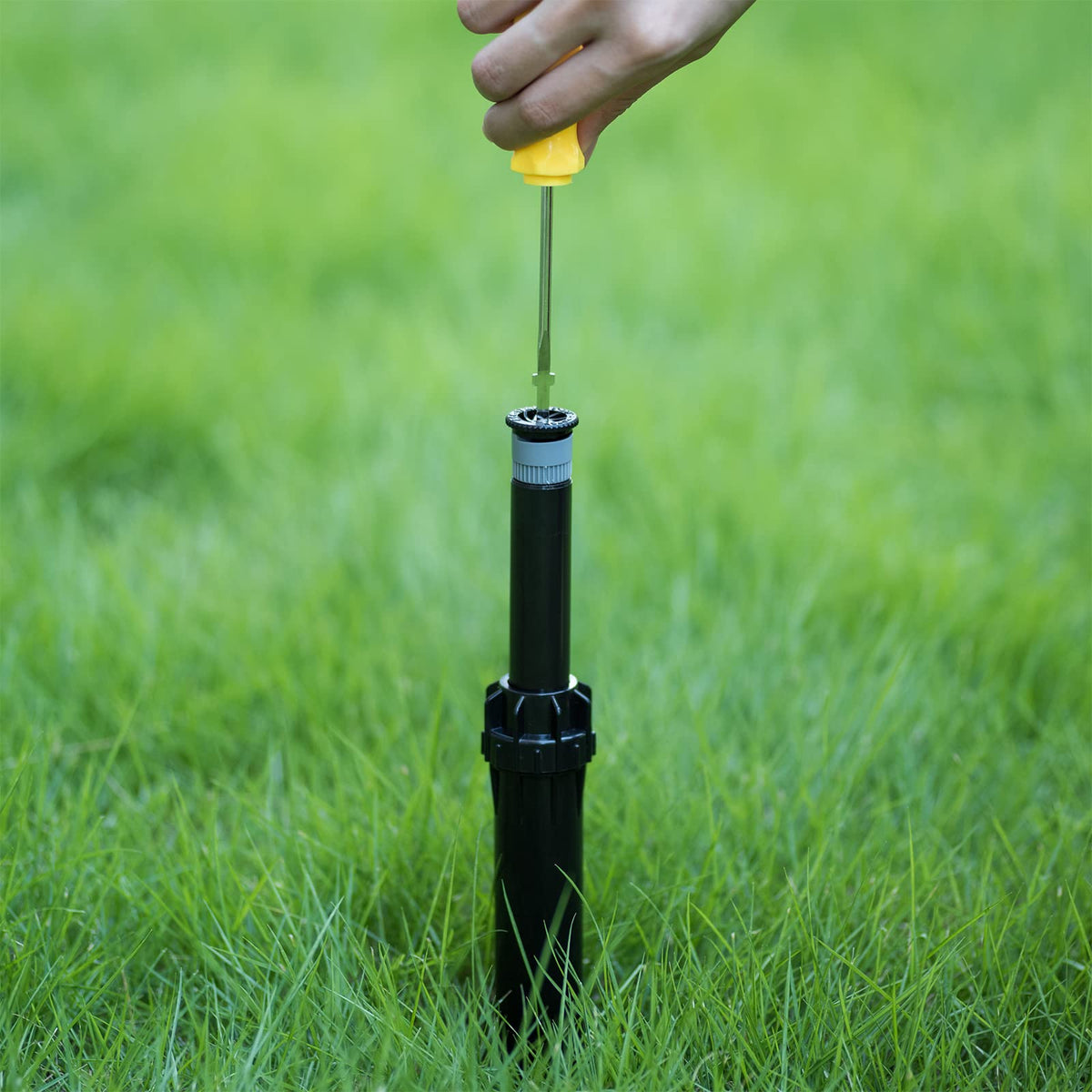 GIANNEER stem insertion and clamp action simplifies nozzle replacement