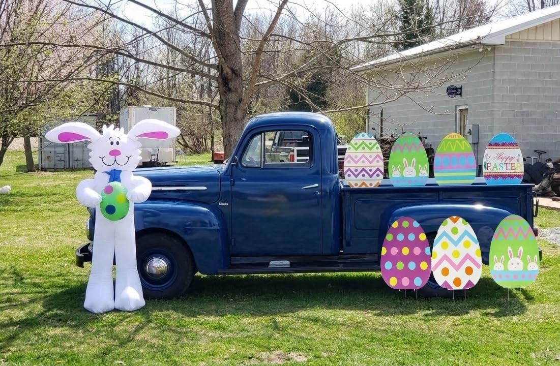 GiftExpress colorful print on giant yard sign enhances outdoor Easter decor
