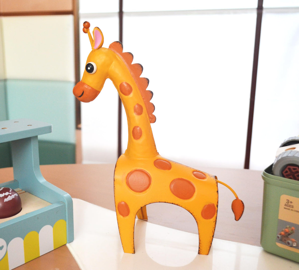 GIFTME 5 metal giraffe gift-ready decor for celebrations