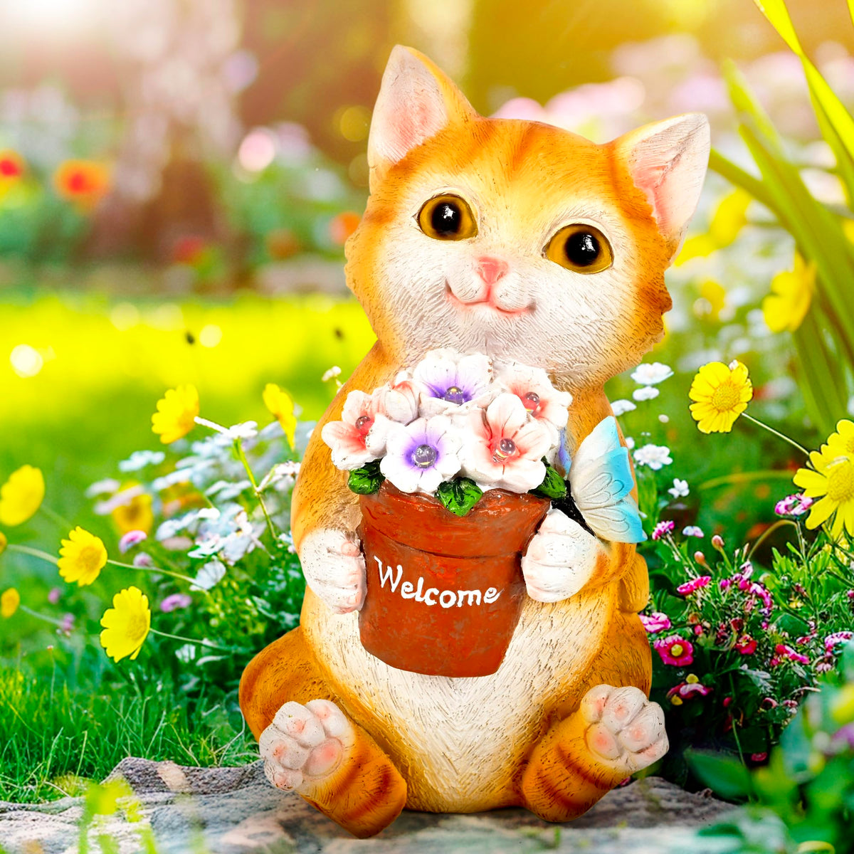 GIGALUMI solar cat and flowerpot light illuminates outdoor corners.