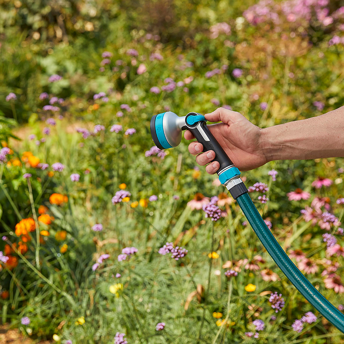 Gilmour swivel design reduces kinks and eases yard work