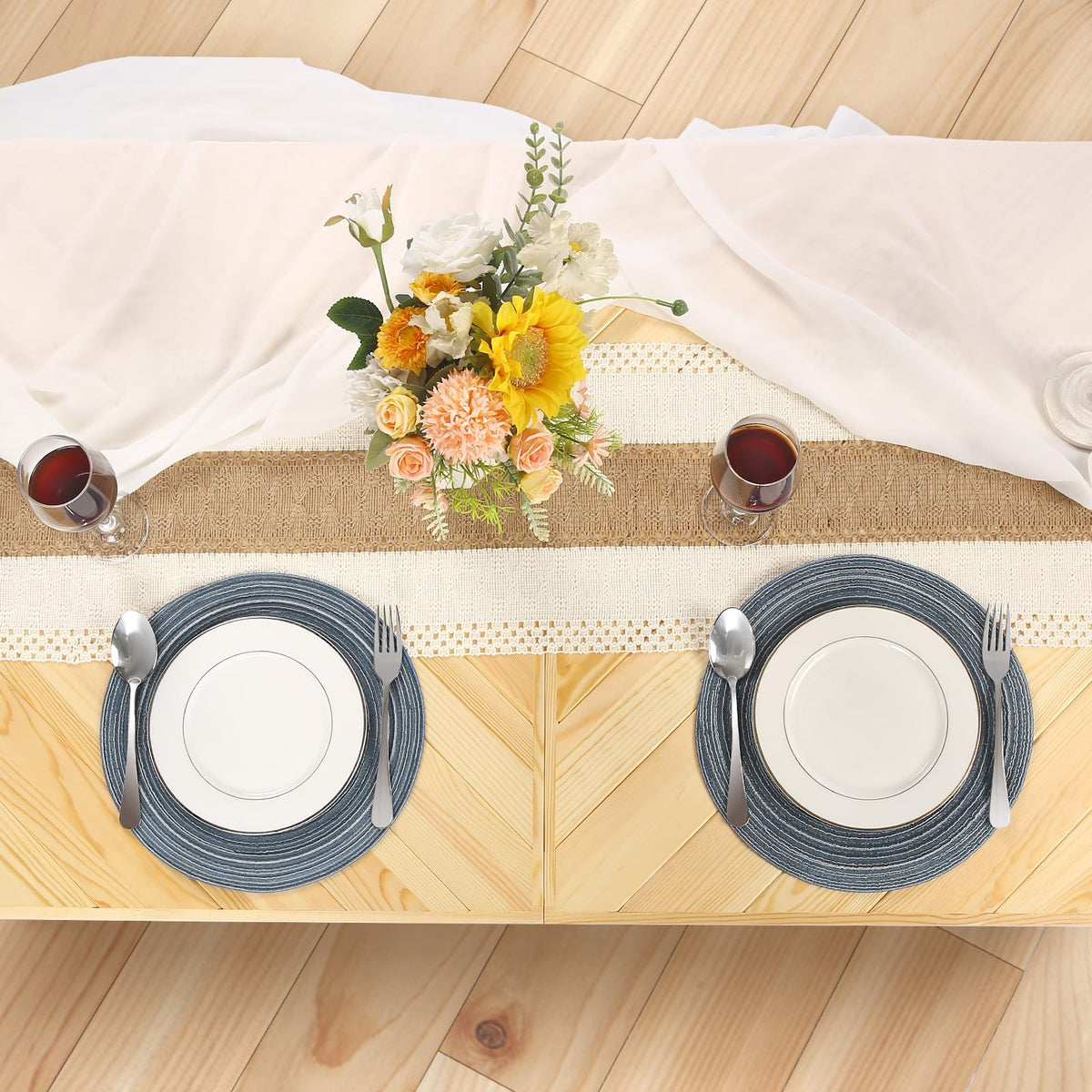 GLDZI multi-use picnic-table supports drinks, snacks, and games.