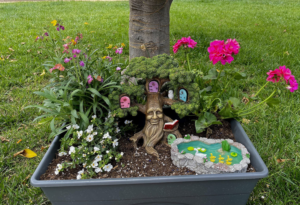 GlitZGlam outdoor sculpture stays durable in sun and rain