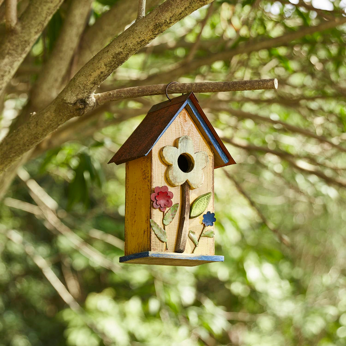 Glitzhome bird house 3D flowers detail adds vibrant garden charm