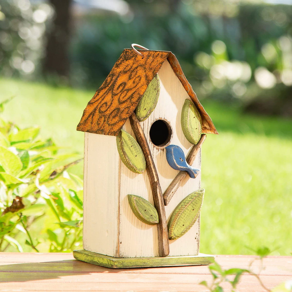 Glitzhome outdoor birdhouse featuring a 3D tree for charming patio display.