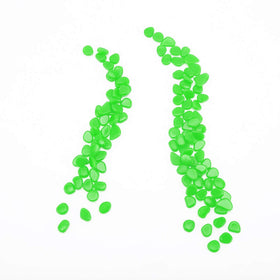 GLOCARNIVAL Glow Pebbles Green enhance vases with ambient glow.