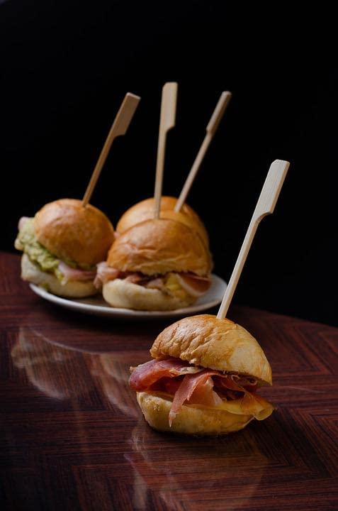 Gmark bamboo skewers perfect for kabobs and grilled veggies.
