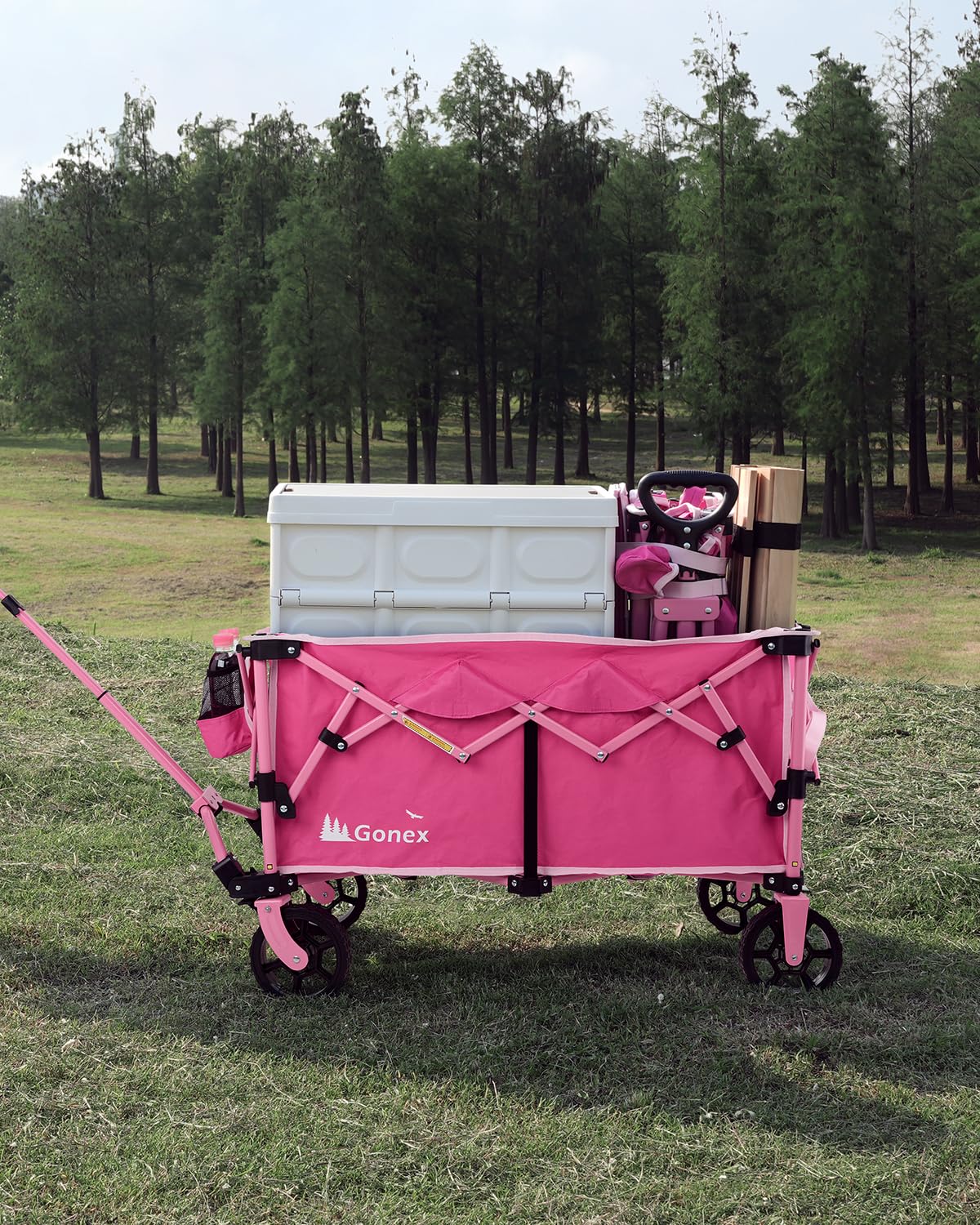 Gonex wagon ideal for grocery, sports, camping, and beach trips.