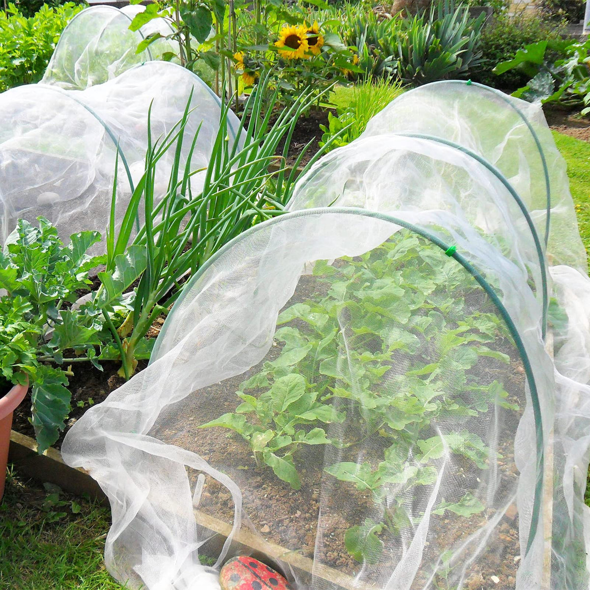 GonLei durable PE material ensures long-lasting protection across seasons.