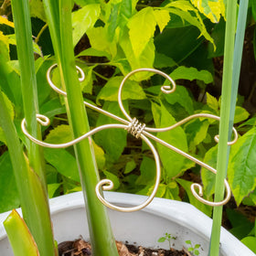 Goooxim indoor plant support installation made easy for quick setup.
