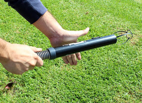 GopherHawk single trap side view showcases durable stainless steel straps for lasting outdoor use