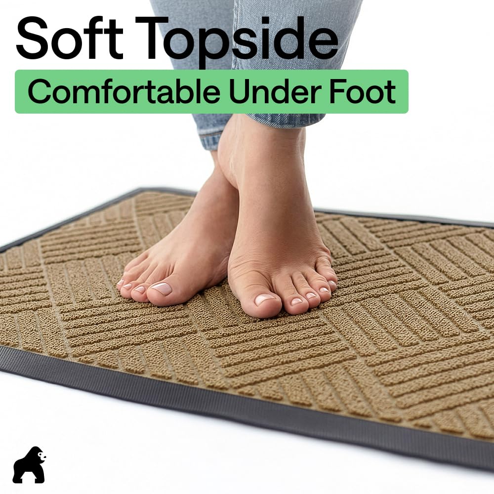 Easy-clean surface of WeatherMAX doormat after rainfall