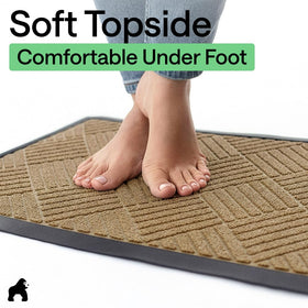 Easy-clean surface of WeatherMAX doormat after rainfall