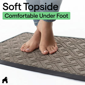 GORILLA GRIP WeatherMAX doormat resists weather changes across seasons.