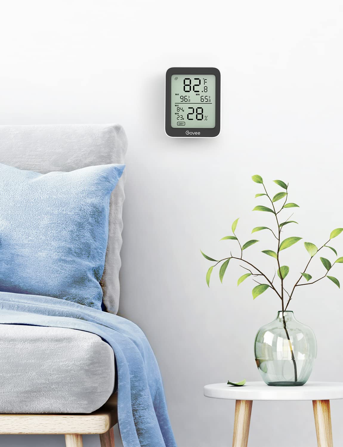 Govee readings chart with max/min records and comfort indicators.
