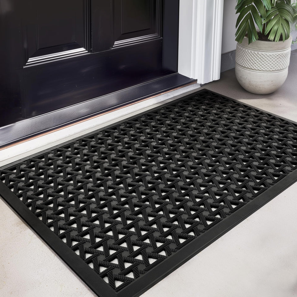 GRANNY SAYS front-door mat with weatherproof design ideal for outdoor entrances.
